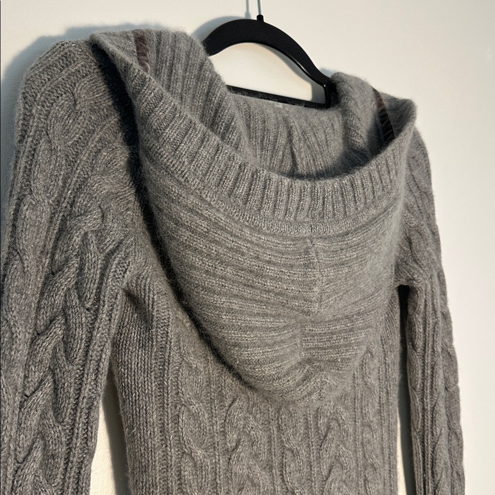 Vintage Y2K Abercrombie Wool/Cashmere/Rabbit Gray Cable Knit Cardigan - Picture 5 of 7